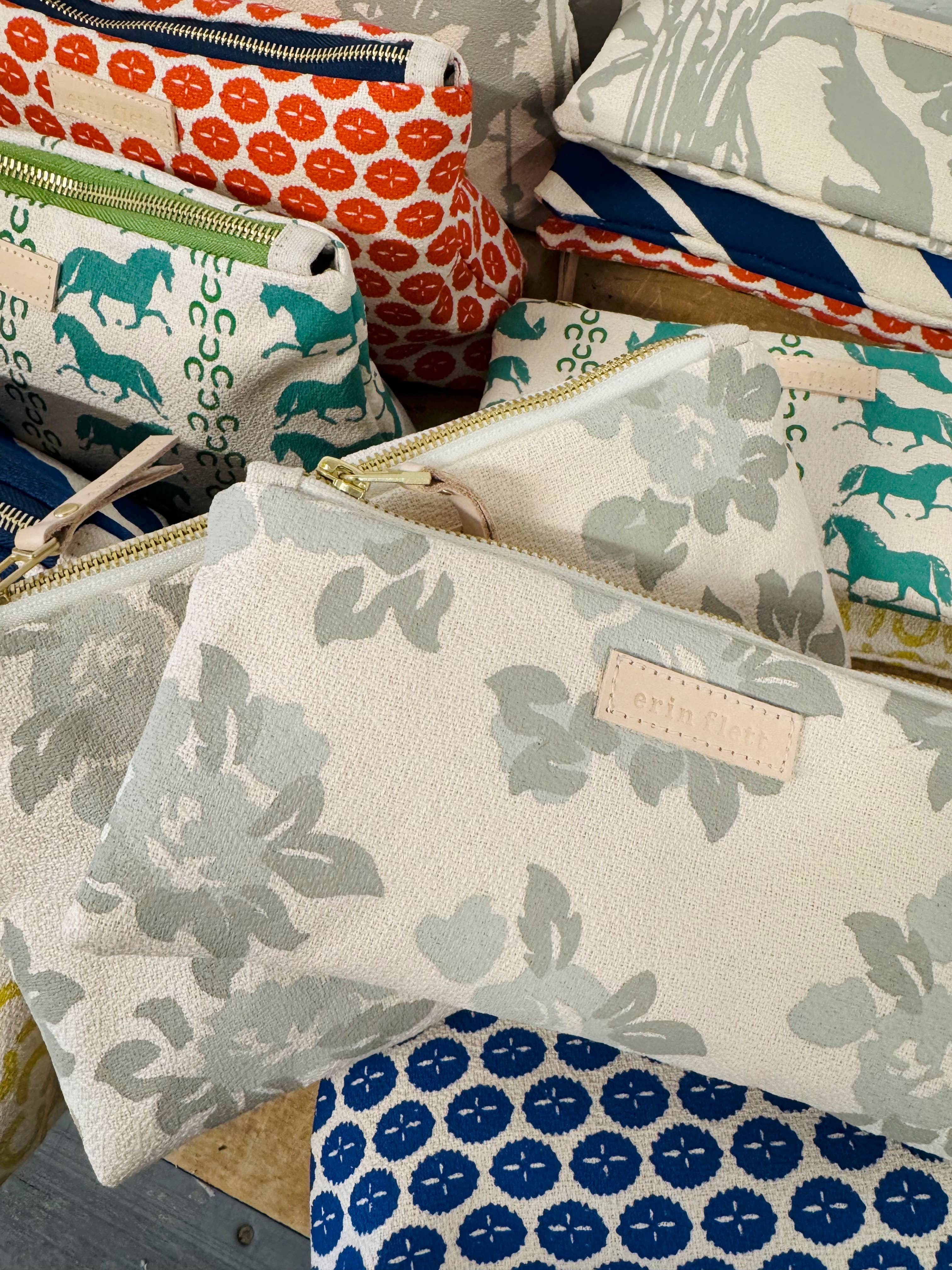 Ellie Wristlet – Helen Rose: Blue