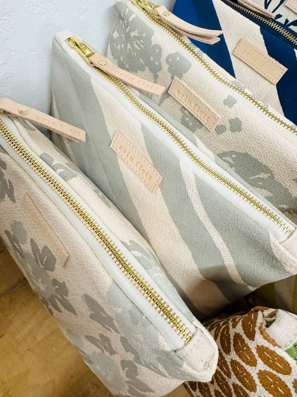 Ellie Wristlet – Helen Rose: Blue