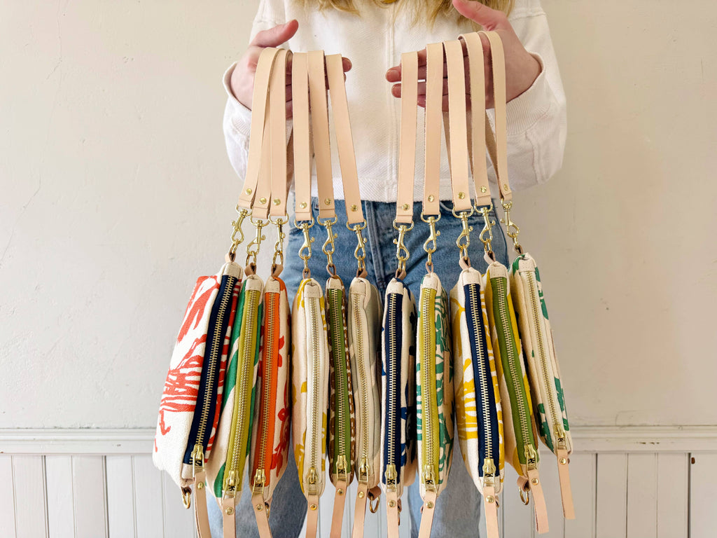 Ellie Wristlet – Helen Rose: Blue